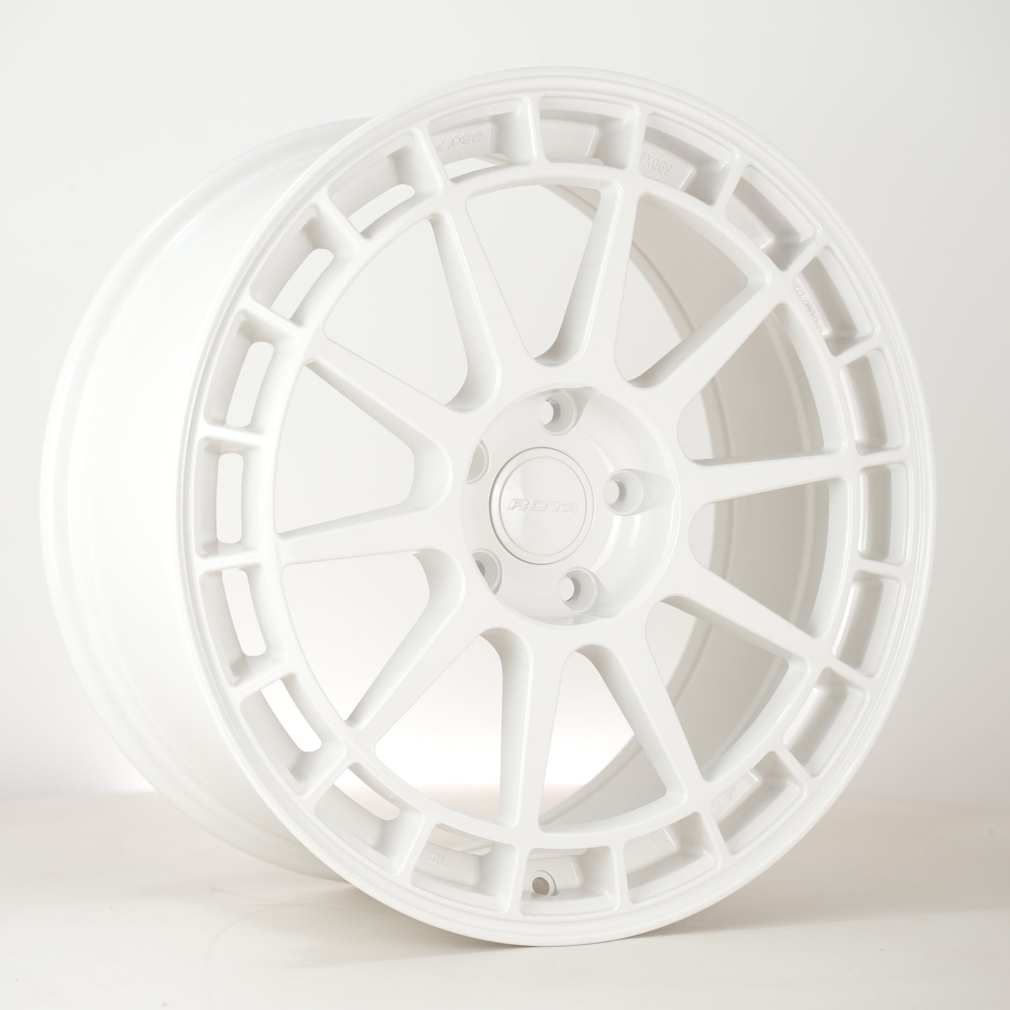 Rota Recce 18x8" 4x108 ET40, White