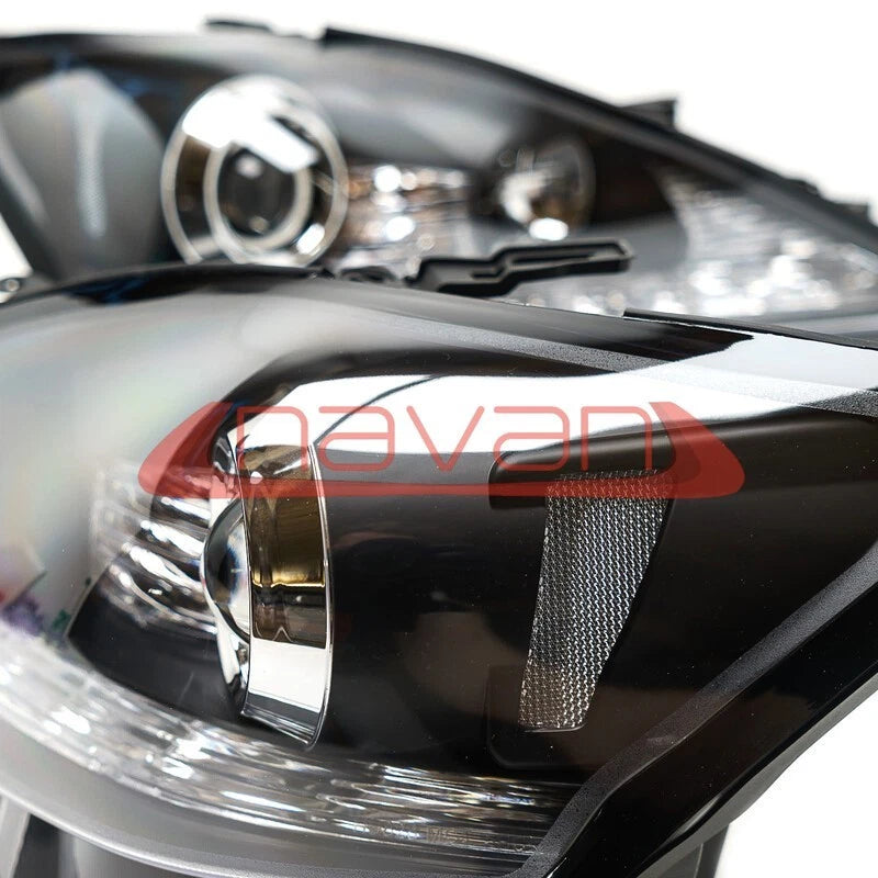 Fari anteriori a LED Navan per Lexus IS220d e IS250 (05-13) - Sequenziali